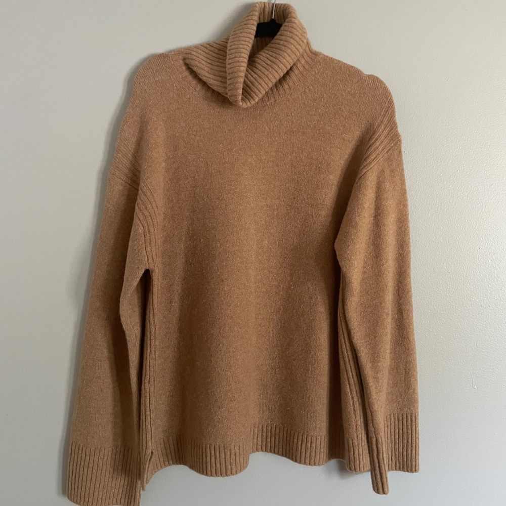 J.Crew Turtleneck Sweater Womens M Tan Wool Alpaca‎ Blend Ribbed Cozy Minimalist